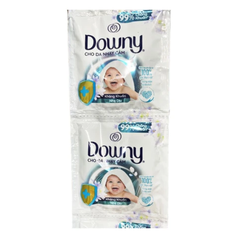 Nước xả vải Douwny  tinh khôi 18ml