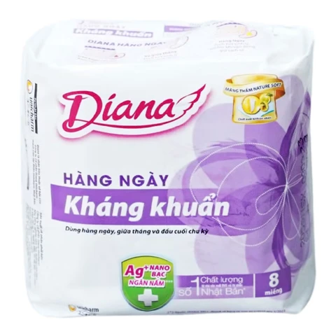 Băng vệ sinh Diana hàng ngày kháng khuẩn  8 miếng 