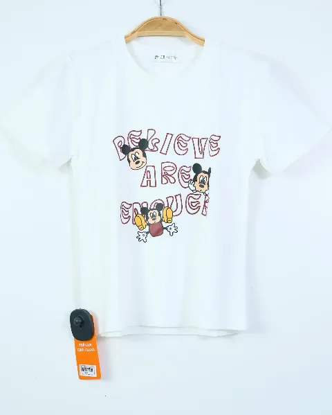 Áo phông nữ cổ tròn form nhỏ zip Micky chữ trắng H.Thắng