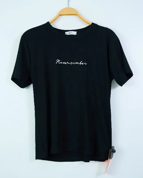 Áo phông nữ cổ tròn lỡ zip chữ thêu nâu H.Thắng