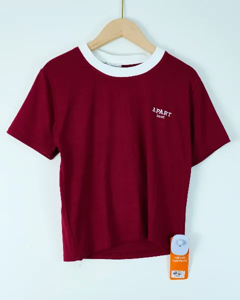 Áo phông nữ cổ tròn ôm zip A part đỏ H.Hoàng