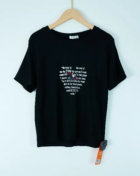Áo phông nữ cổ tròn ôm zip ngựa thêu chữ đen H.Hoàng