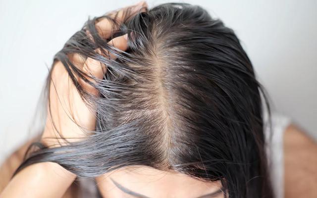 Gội đầu xong tóc vẫn bết